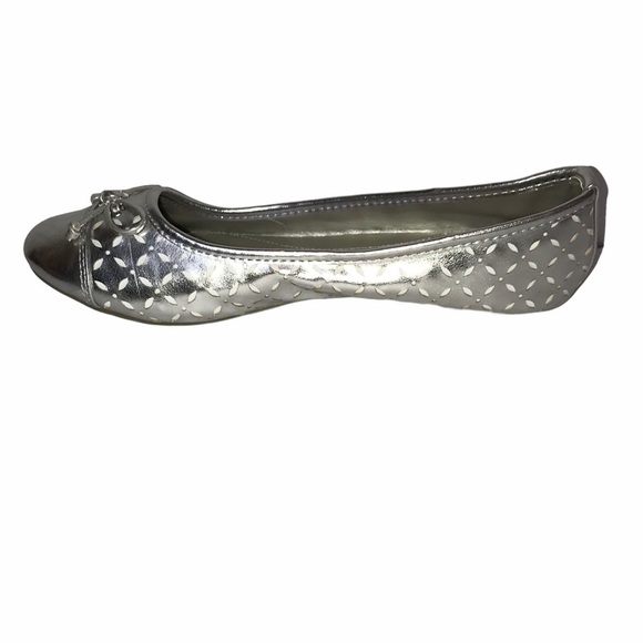 Sperry Top-Sider "Bethany" Silver Flats 5M EUC - Picture 5 of 10